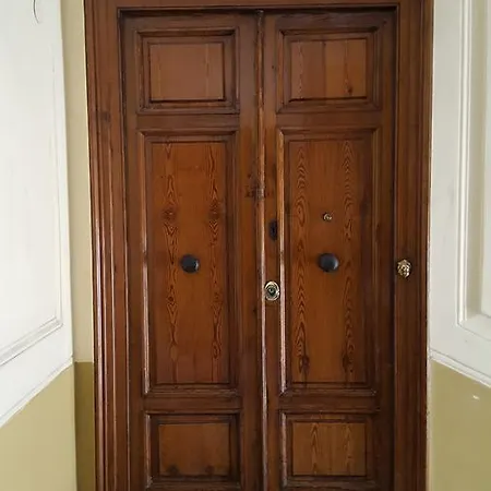 La Dimora Di Re Ferdinando Bed and Breakfast 3*